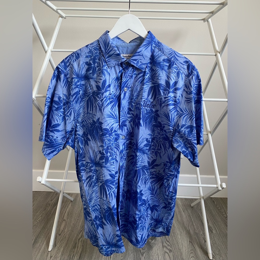Tommy Bahama UCLA Hawaiian Shirt Large